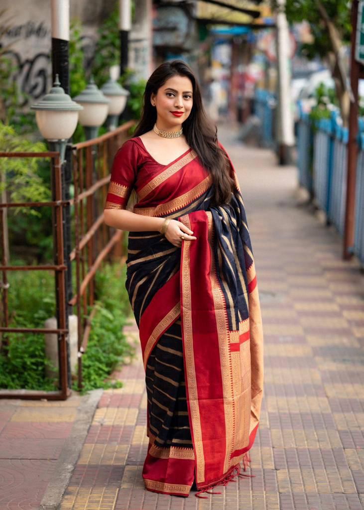 Exquisite Navy Blue Color Soft Lichi Silk Saree With Blouse Piece