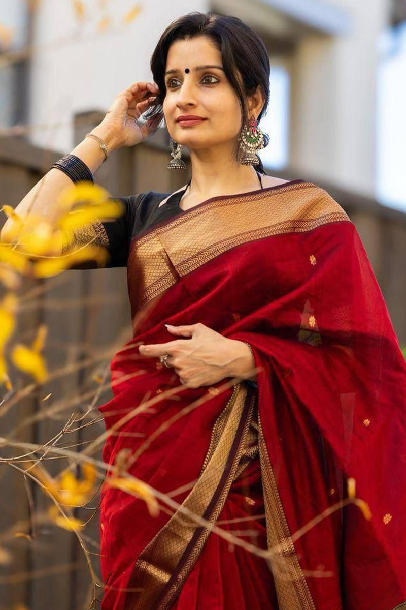 Beaming Red Color Cotton Linen Silk Saree With Blouse Piece