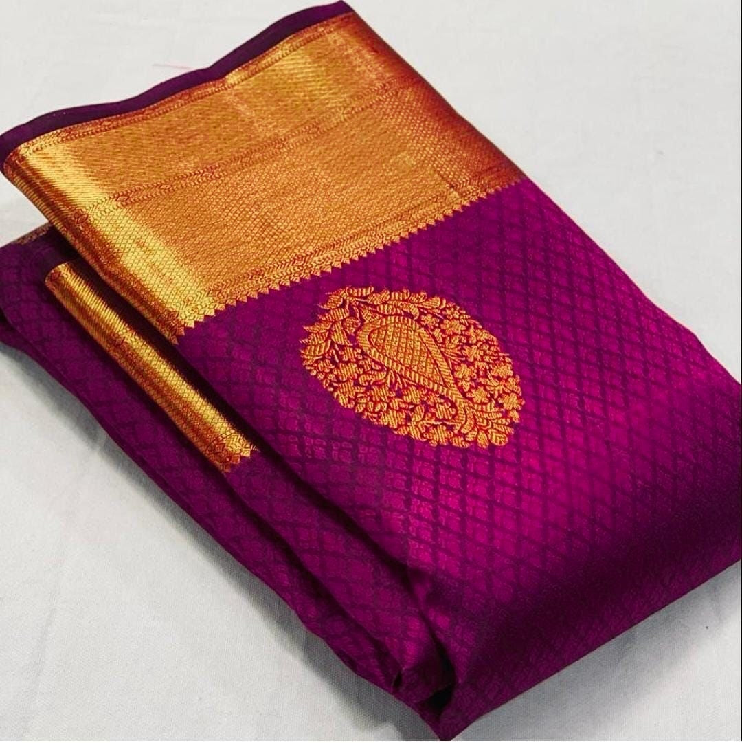 Splendid Magenta Color Banarasi Soft Silk Saree With Blouse Piece