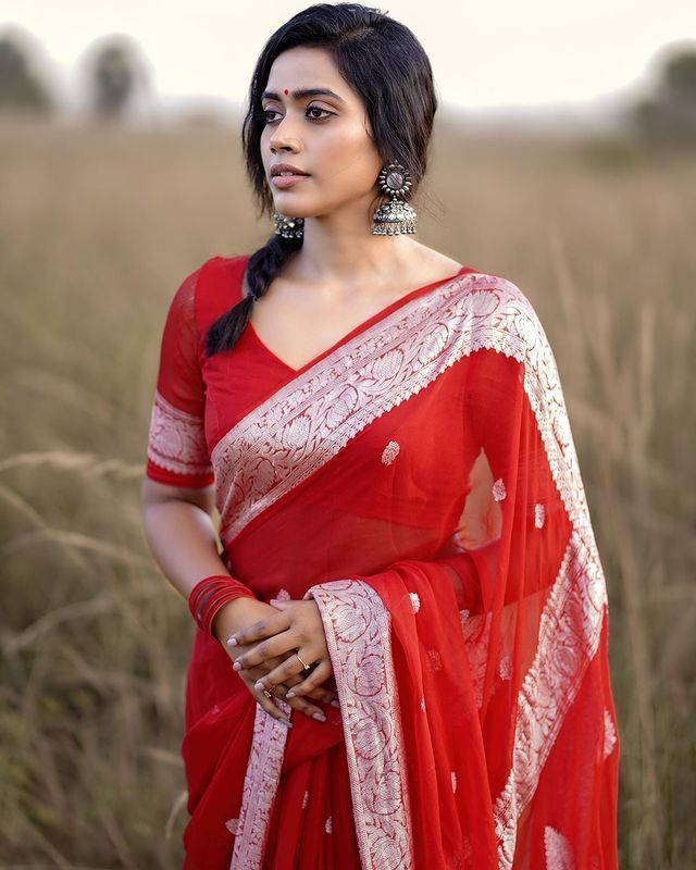 Divine Red Color Soft Lichi Silk Saree With Blouse Piece