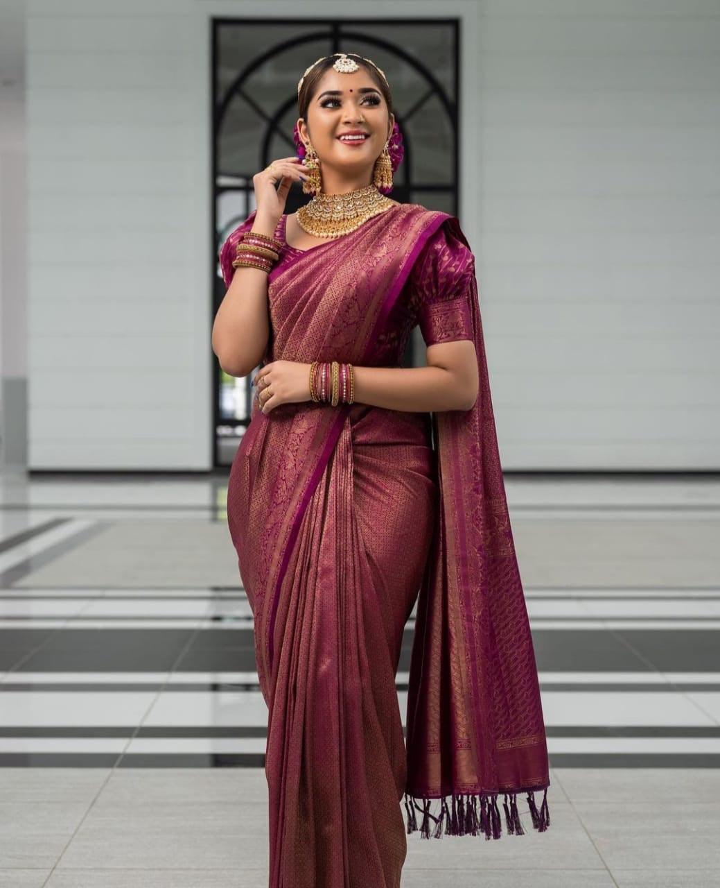 Vivacious Purple Color Soft Lichi Silk Saree With Blouse Piece