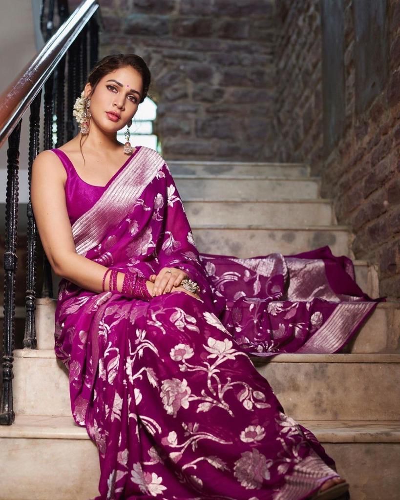 Breathtaking Purple Color Banarasi Silk Saree With Blouse Piece