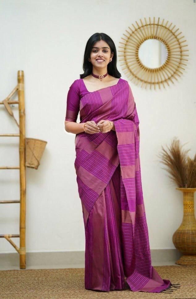 Epic Magenta Color Soft Lichi Silk Saree With Blouse Piece