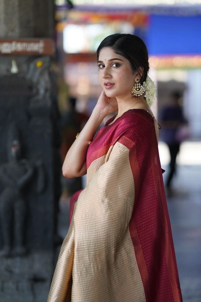 Trendsetting Beige Color Soft Lichi Silk Saree With Blouse Piece