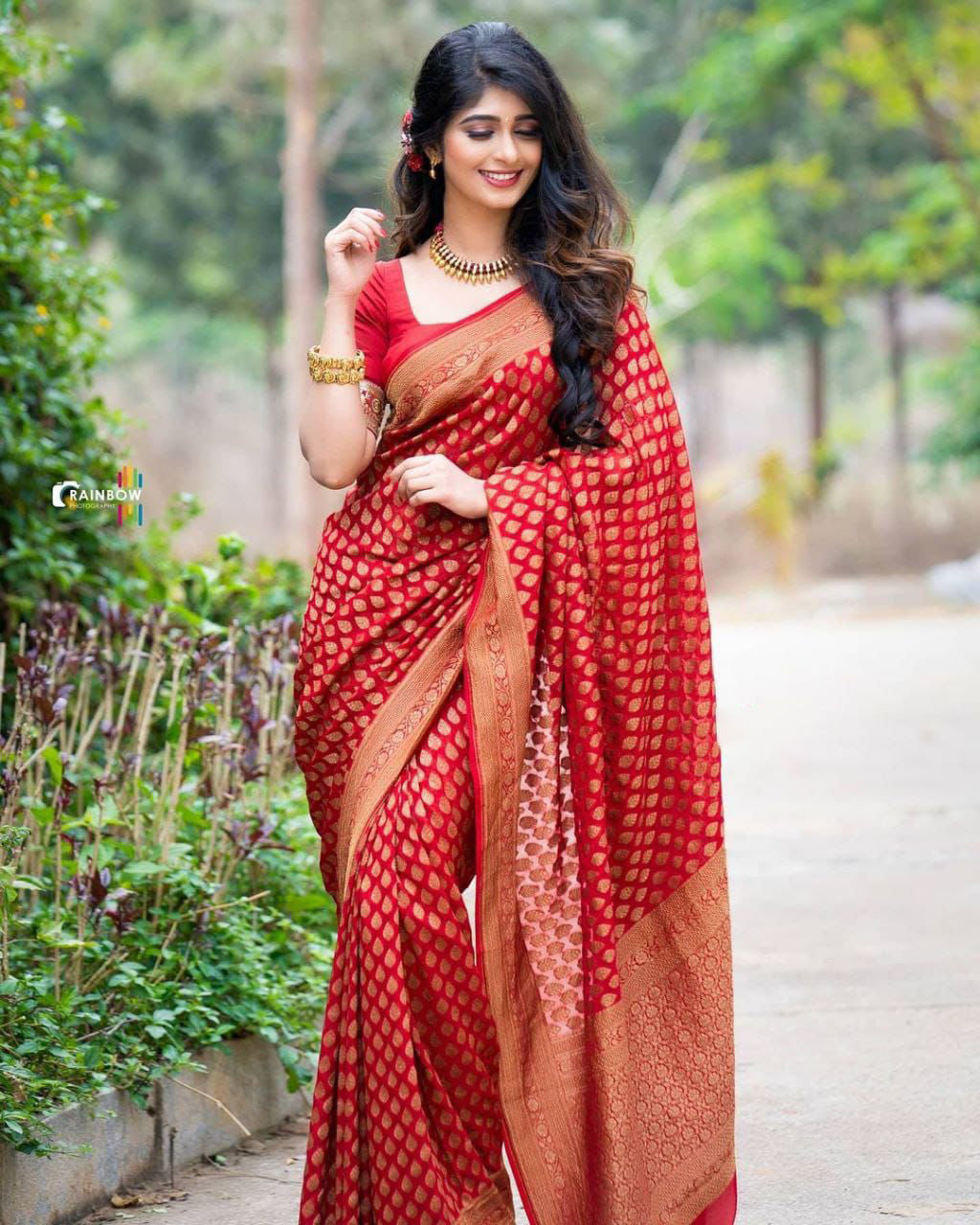 Glamorous Red Color Soft Lichi Silk Saree With Blouse Piece