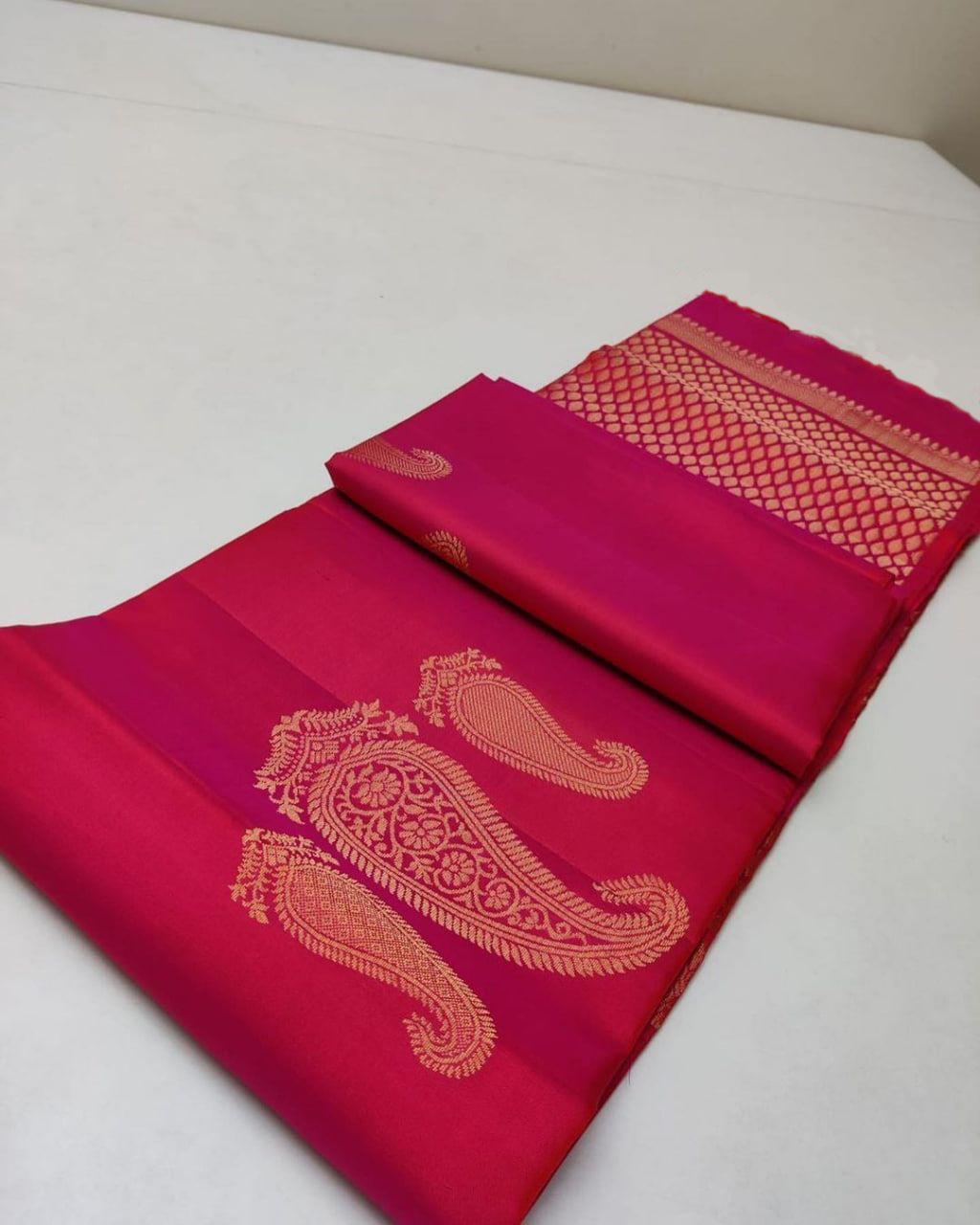 Divine Dark Pink Color Soft Lichi Silk Saree With Blouse Piece