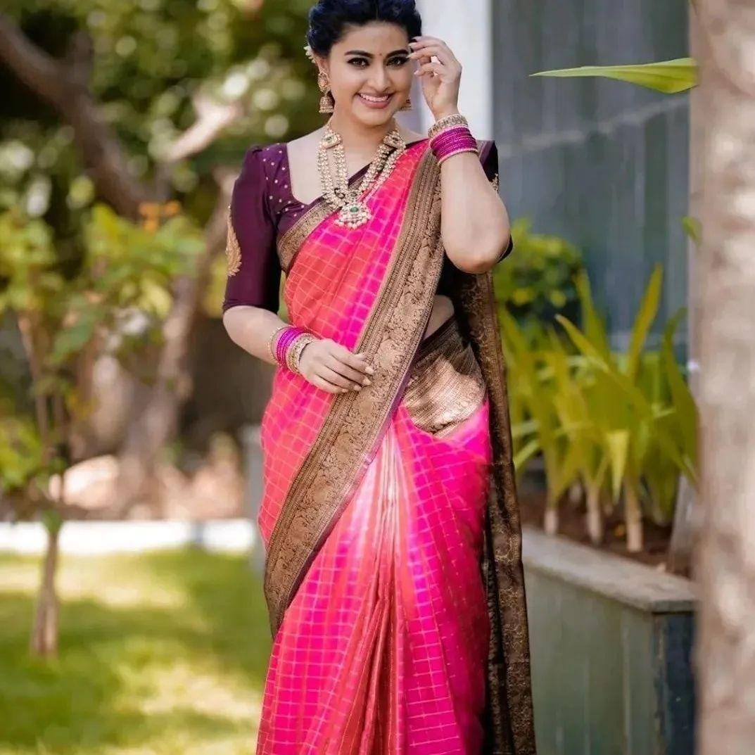 Captivating Pink Color Soft Lichi Silk Saree With Blouse Piece