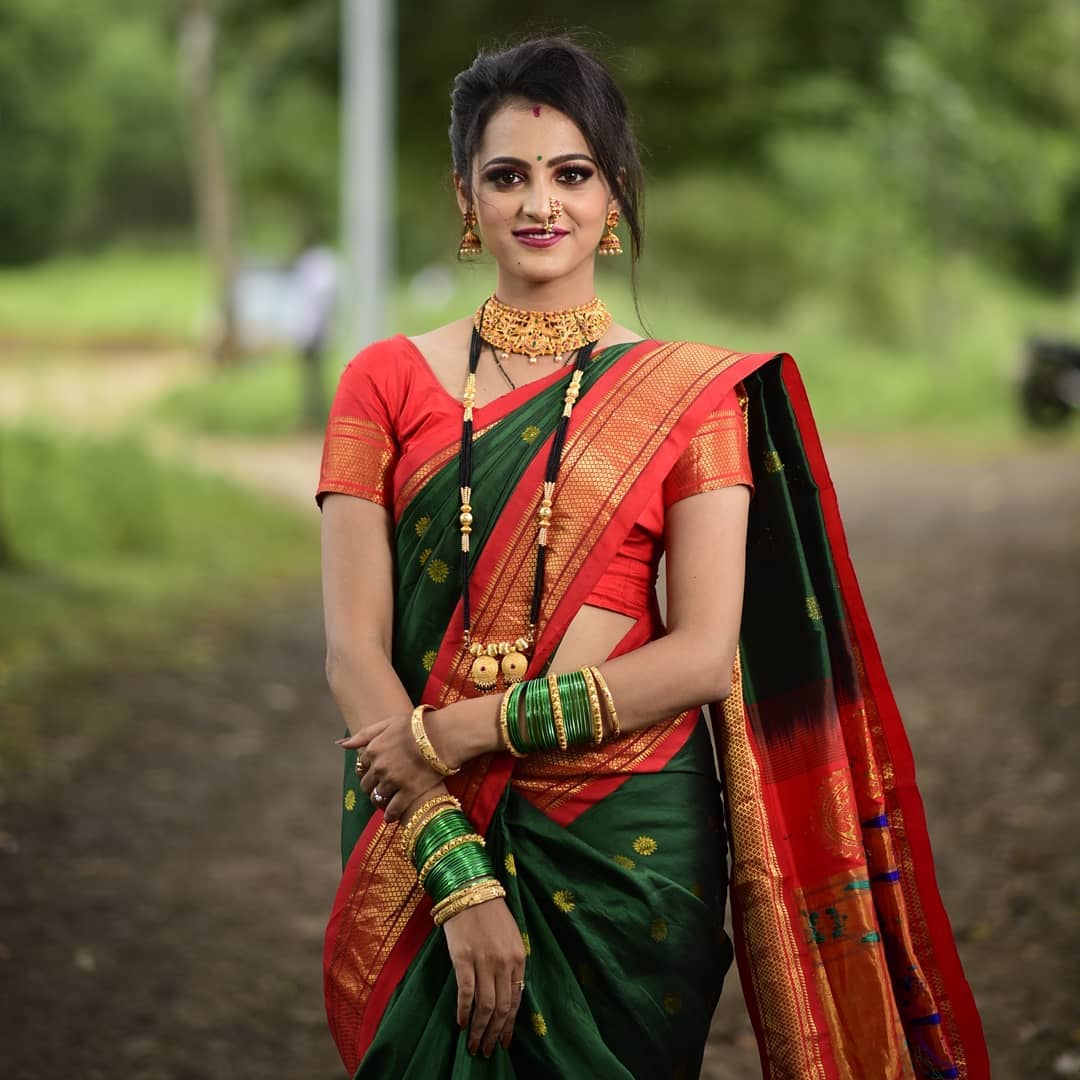 Majestic Green Color Paithani Silk Saree With Blouse Piece