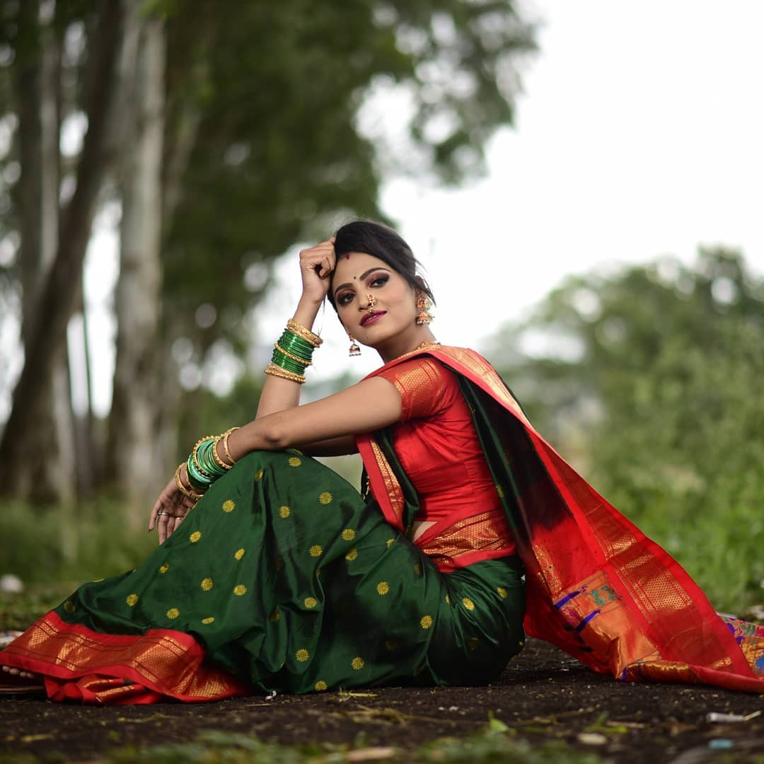 Majestic Green Color Paithani Silk Saree With Blouse Piece