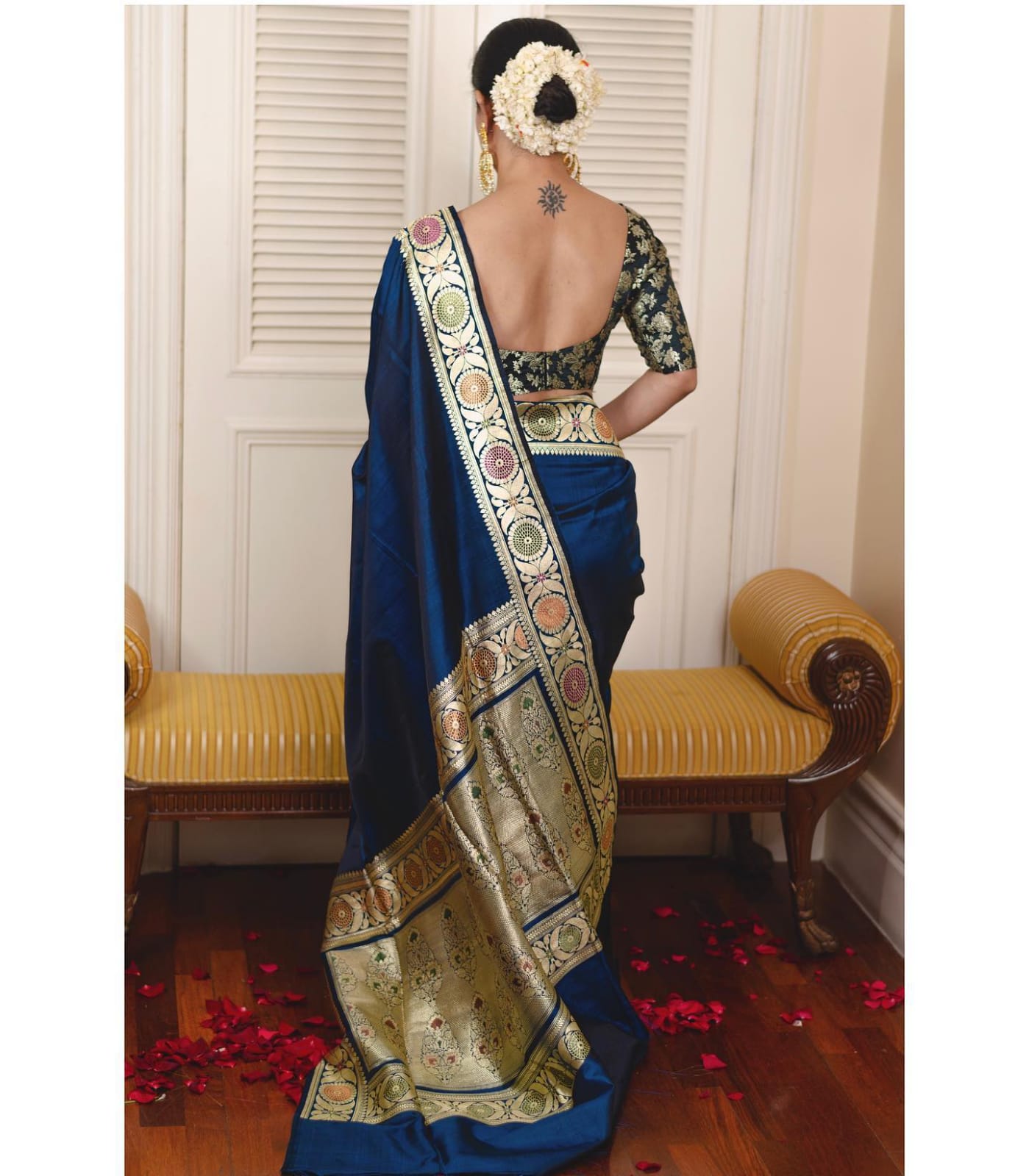 Serene Navy Blue Color Soft Lichi Silk Saree With Blouse Piece