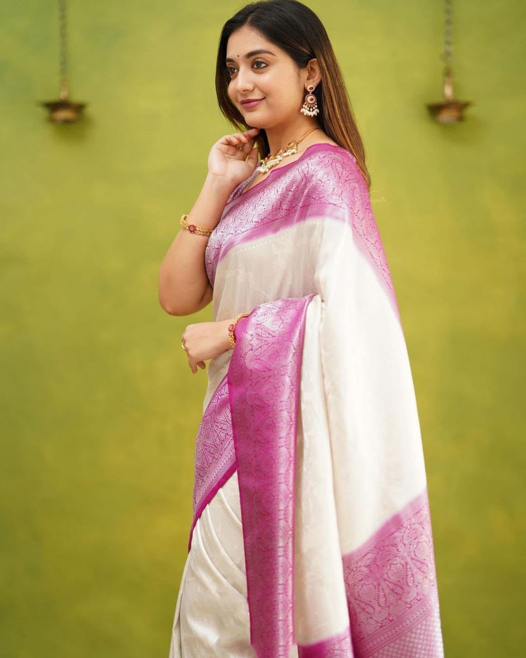 Elegance White Color Soft Lichi Silk Saree With Blouse Piece