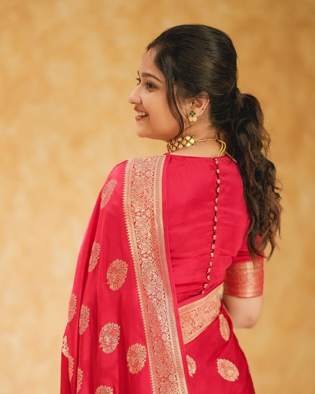 Opulent Red Color Soft Lichi Silk Saree With Blouse Piece