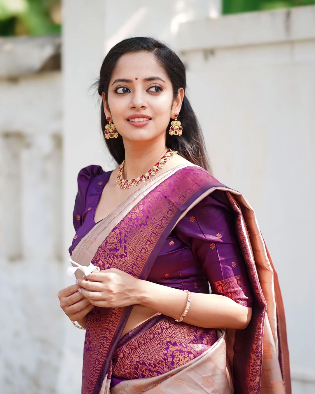 Striking Grey Color Soft Lichi Silk Saree With Blouse Piece