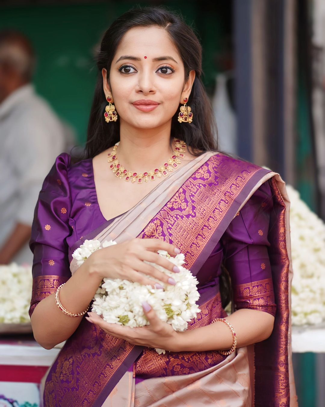 Striking Grey Color Soft Lichi Silk Saree With Blouse Piece