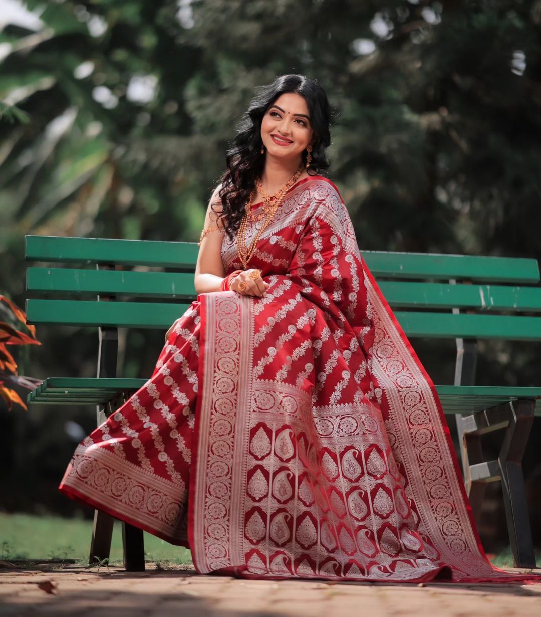 Irresistible Red Color Soft Lichi Silk Saree With Blouse Piece