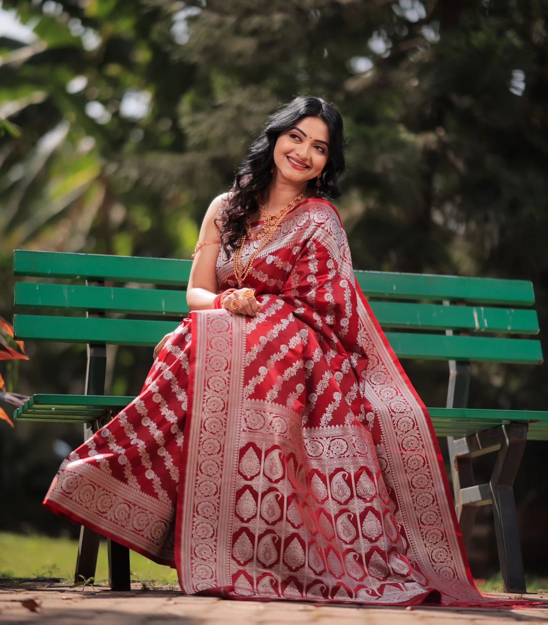 Irresistible Red Color Soft Lichi Silk Saree With Blouse Piece