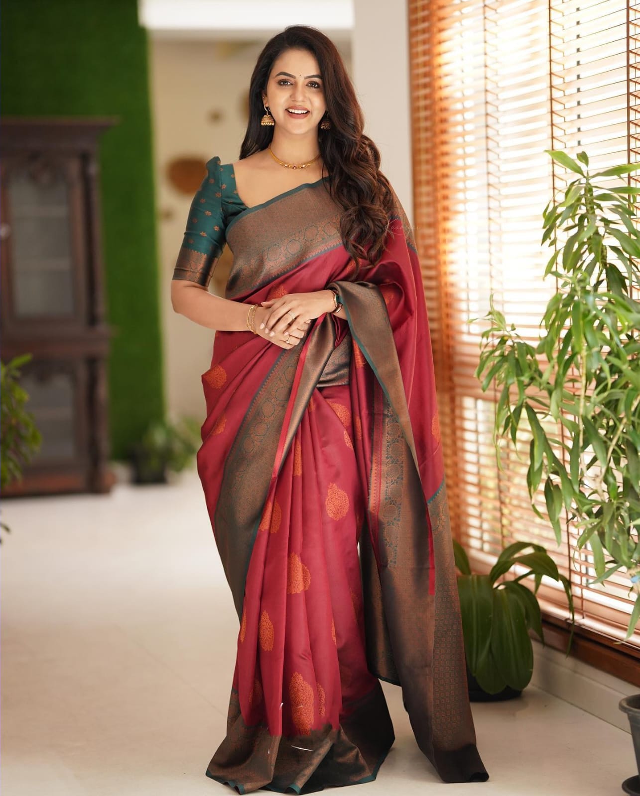 Lively Maroon Color Soft Lichi Silk Saree With Blouse Piece