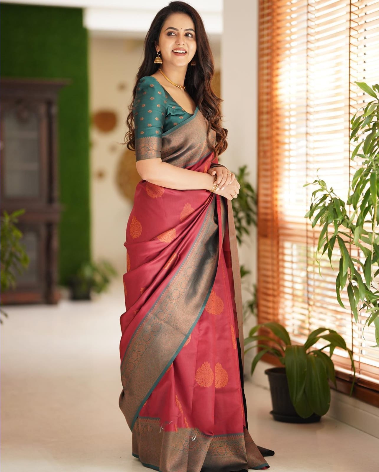 Lively Maroon Color Soft Lichi Silk Saree With Blouse Piece