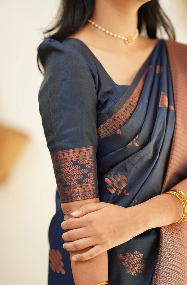 Resplendent Navy Blue Color Soft Lichi Silk Saree With Blouse Piece