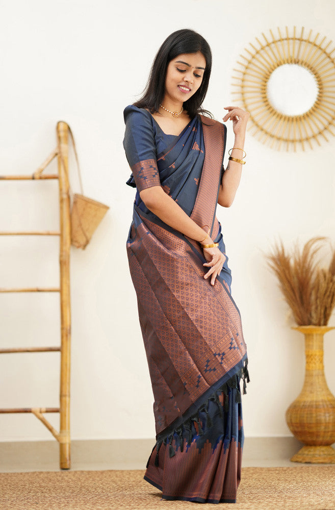 Resplendent Navy Blue Color Soft Lichi Silk Saree With Blouse Piece