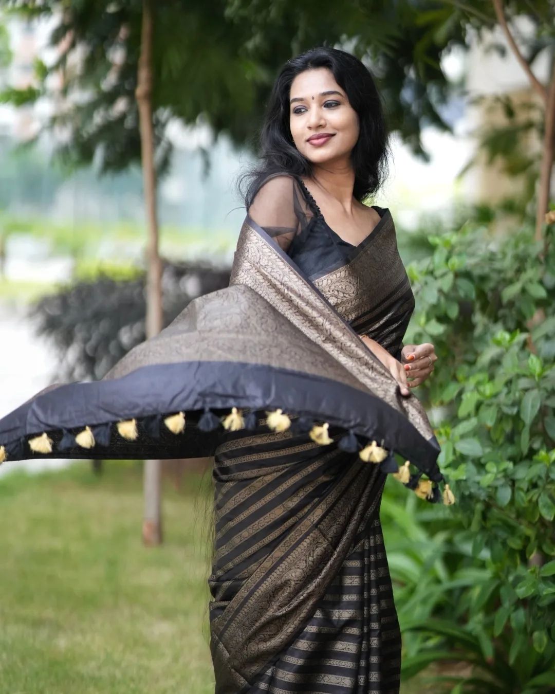 Lustrous Black Color Soft Lichi Silk Saree With Blouse Piece