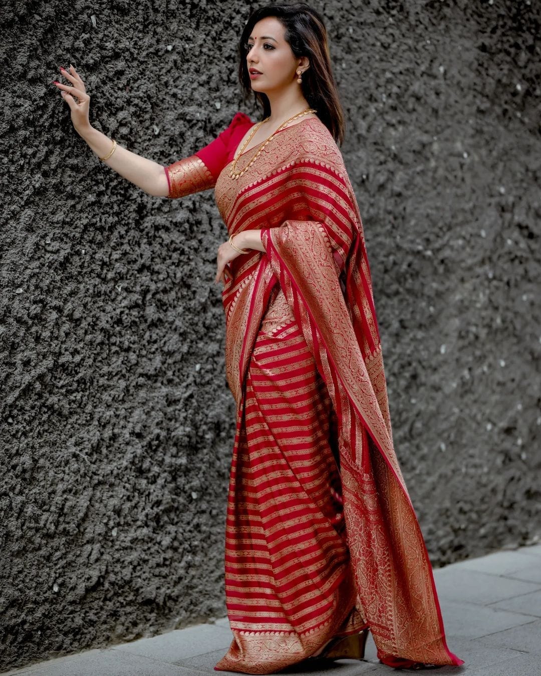 Epic Red Color Soft Lichi Silk Saree With Blouse Piece