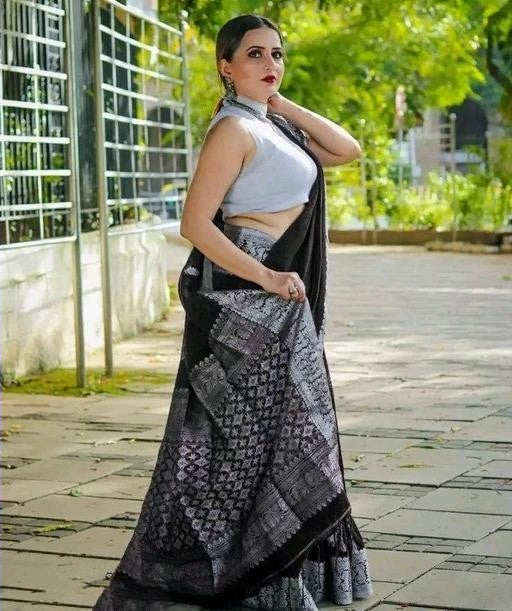 Heavenly Black Color Banarasi Soft Silk Saree With Blouse Piece