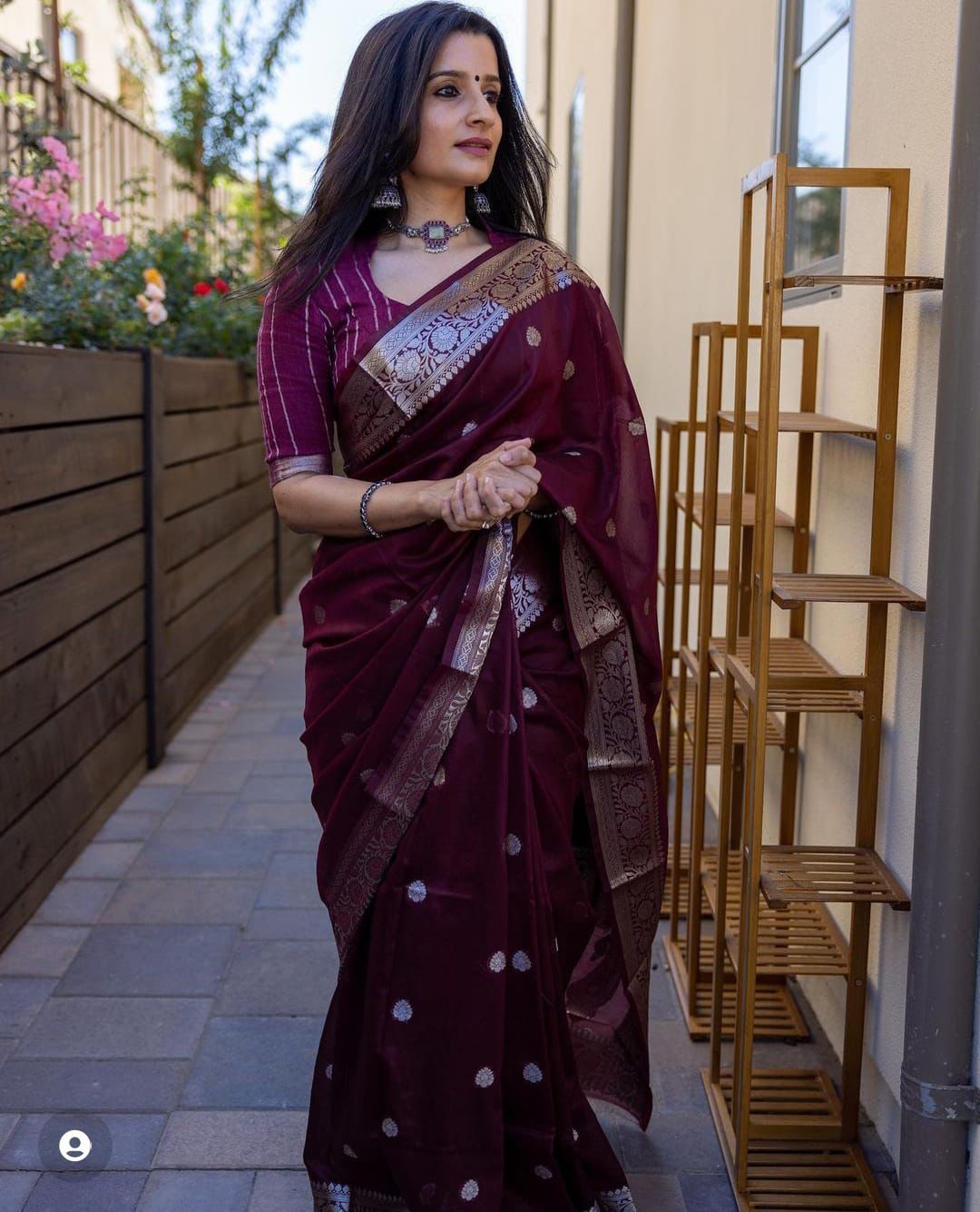 Paradisiacal Maroon Color Banarasi Soft Silk Saree With Blouse Piece