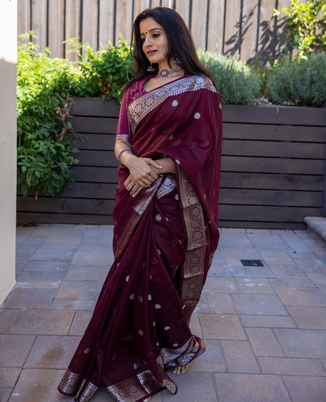 Paradisiacal Maroon Color Banarasi Soft Silk Saree With Blouse Piece