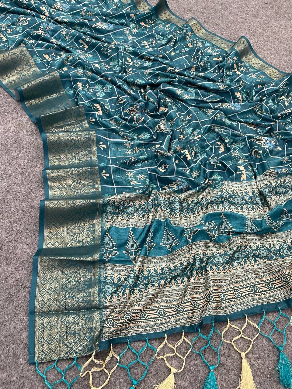 firozi colour saree
