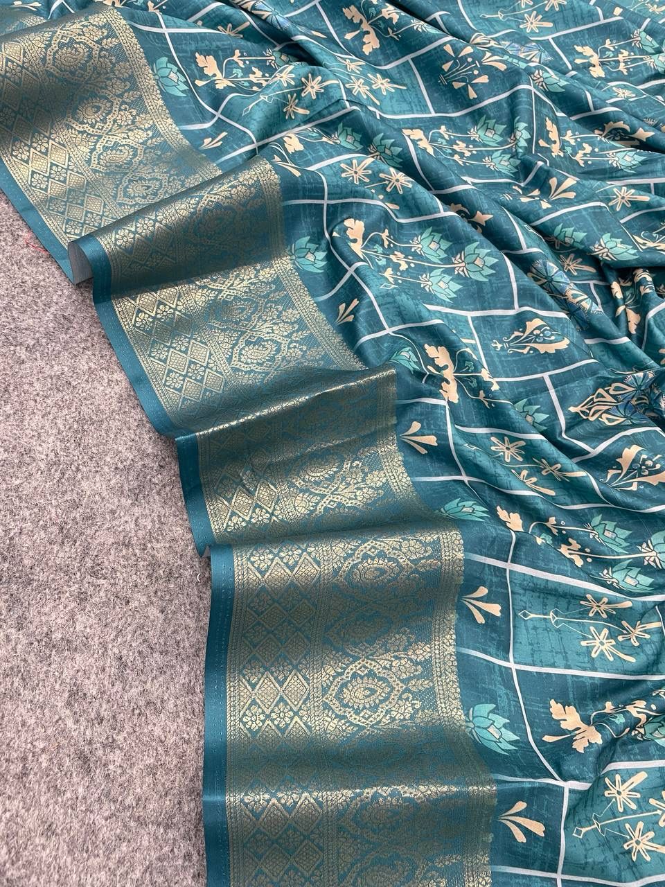 firozi colour silk saree