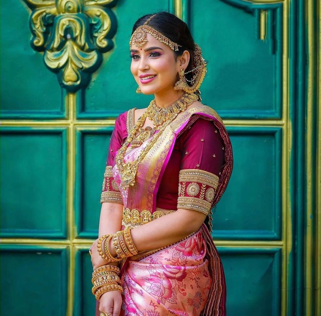 pink and blue saree jewellery combination