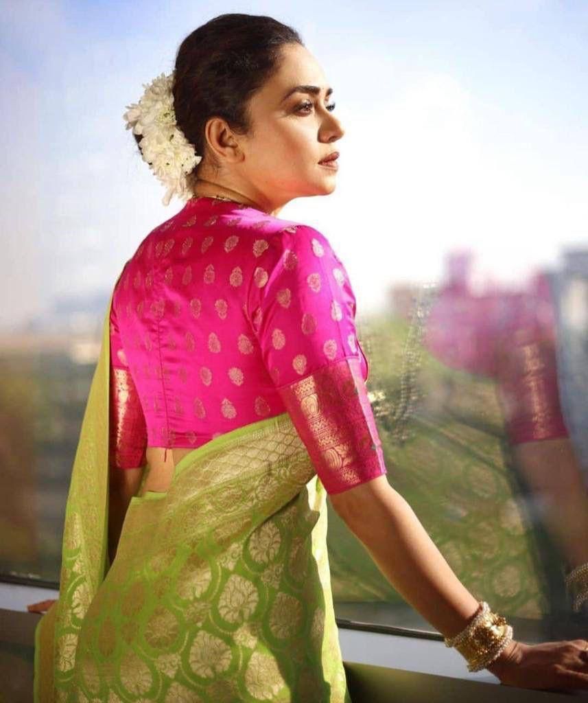 saree parrot green color
